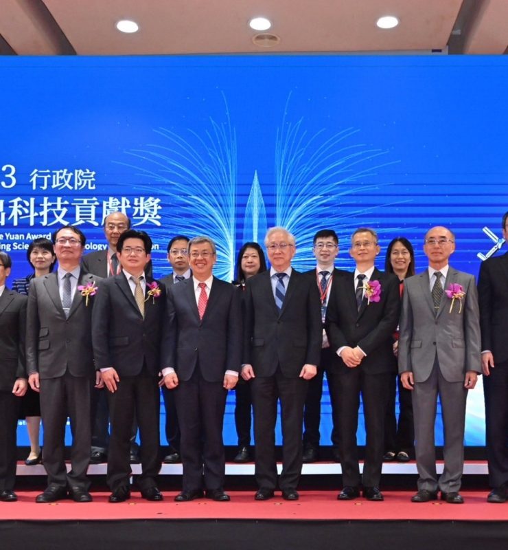 頒發行政院傑出科技貢獻獎 陳揆肯定得獎者對科技發展卓越貢獻 盼臺灣科研持續向前邁進