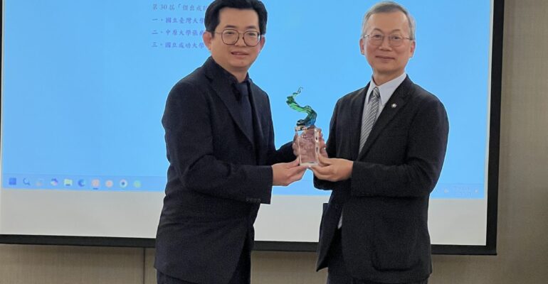 私校首例！中原大學講座教授張雍以「生醫材化」創新奪「國家產業創新獎」